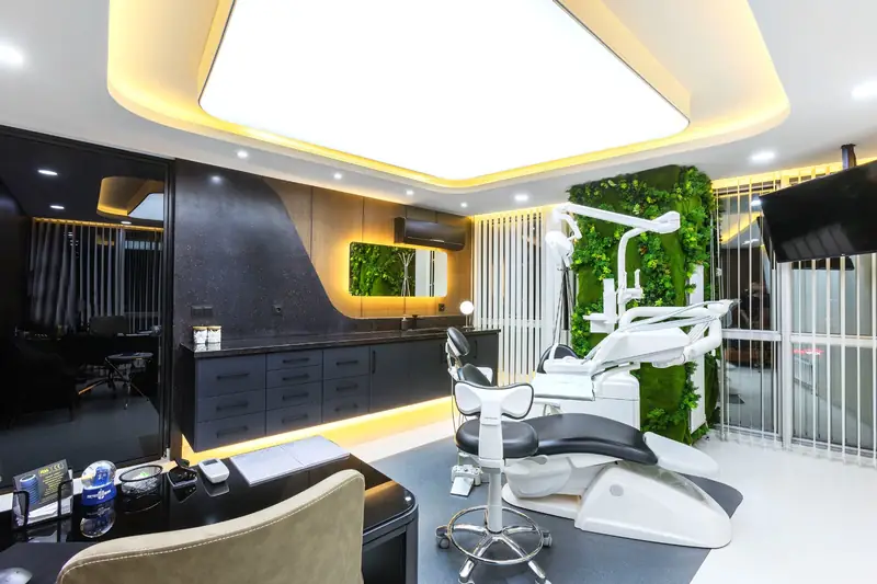 Treatment room at Mevsim Dental Clinic in Istanbul